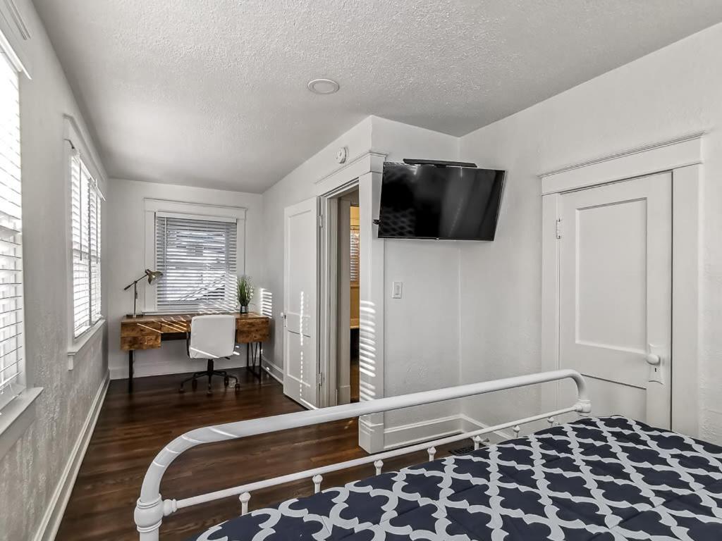 Newly Renovated Plaza Beauty-Three King Bedrooms Kansas City Eksteriør bilde